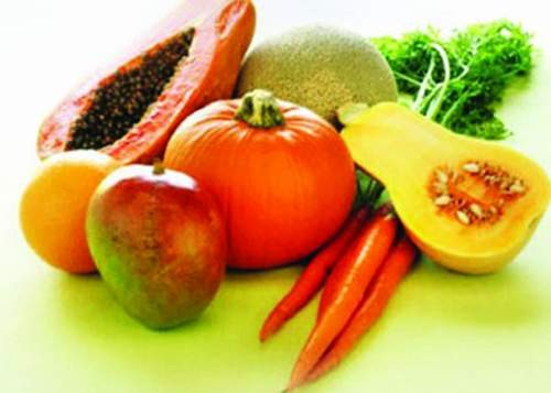 Các loại củ như khoai tây, cà rốt thường an toàn hơn nhờ lớp vỏ dày và môi trường sống dưới đất