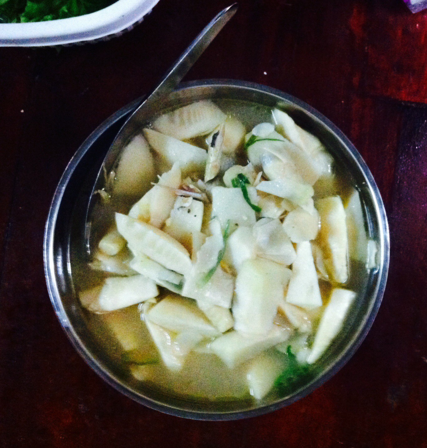 Măng vầu có thể dùng nấu canh, xào, luộc hoặc nộm cũng đều rất ngon.