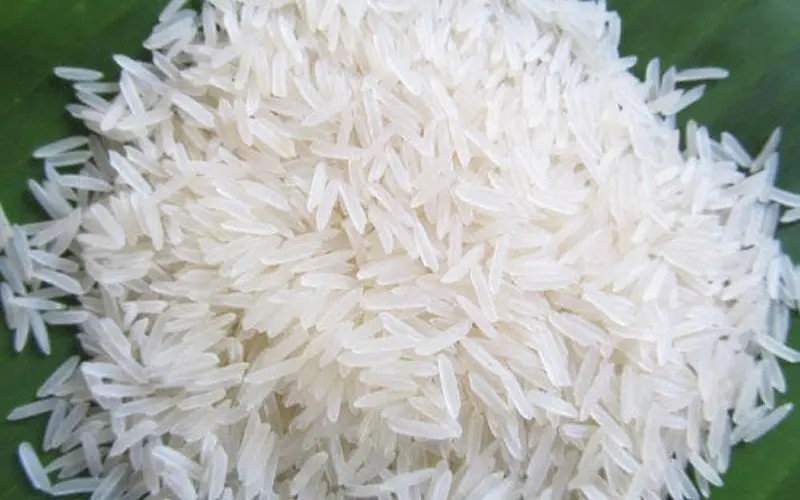 Gạo thơm thái hạt dài màu trắng trong