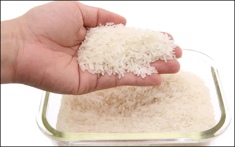 Gạo Tài Nguyên màu trắng đục cơm xốp mềm