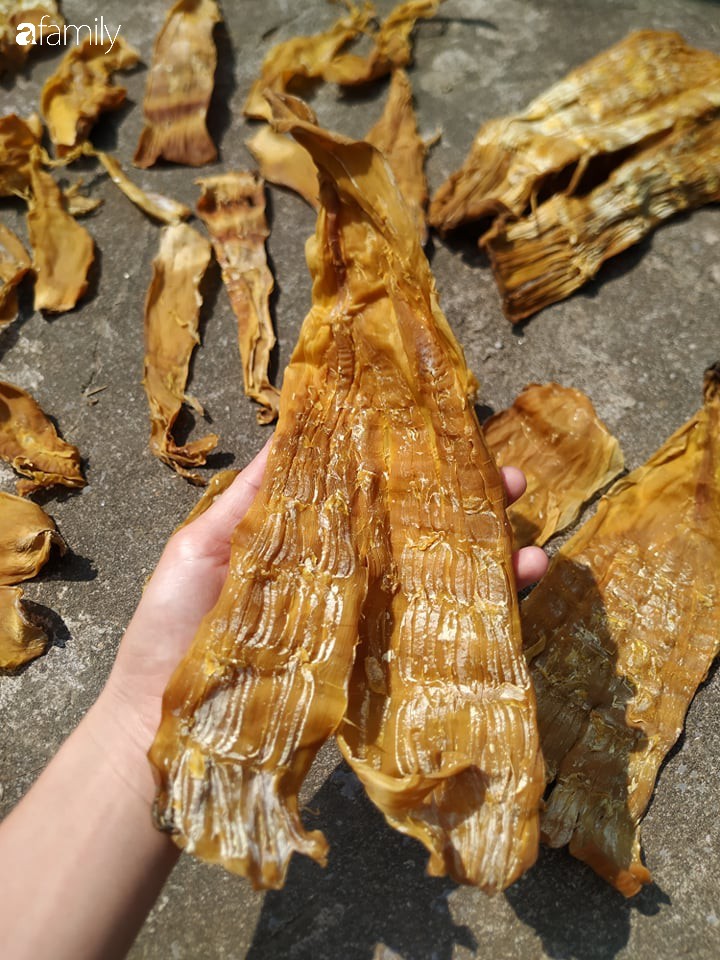 Măng tre sau khi phơi có màu sắc vàng ruộm và có thể bảo quản được từ 1-2 năm