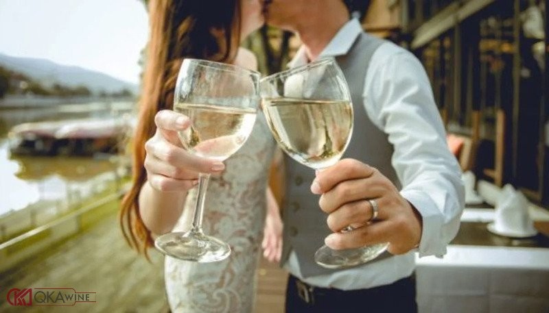 Câu nói hay về rượu vang và tình yêu