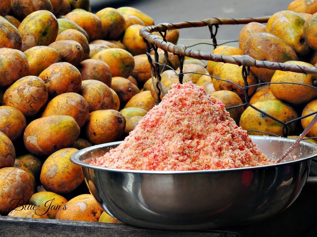 Những chùm cóc chín cây, vàng rực