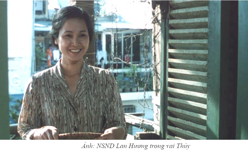 NSND Lan Hương trong phim "Mùa Ổi"