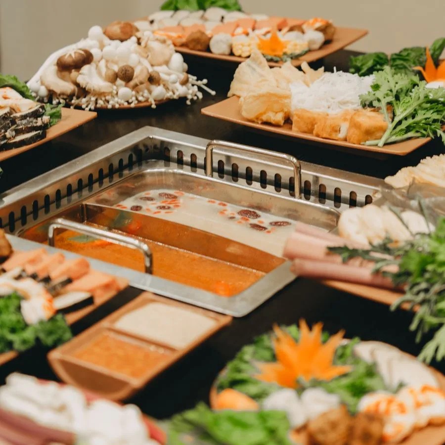 Quầy buffet lẩu rau nấm tại Bản Rau