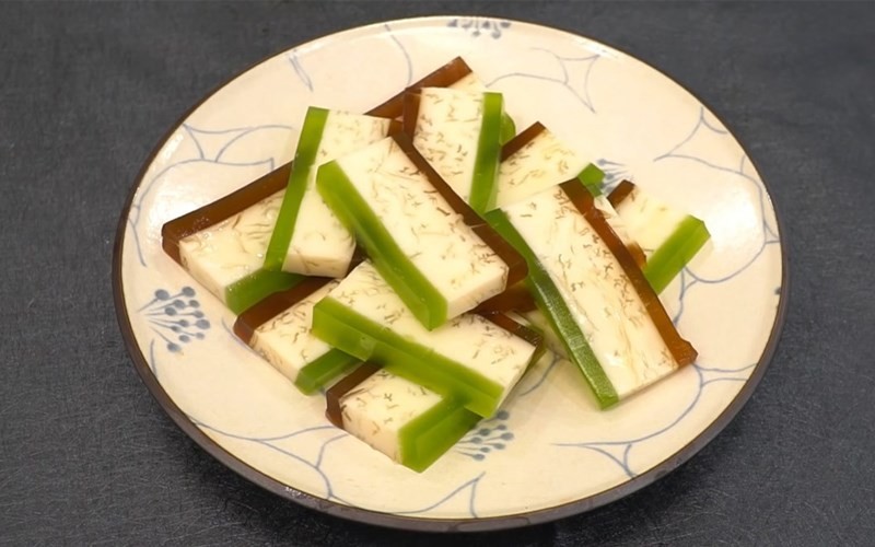 Rau câu sợi với những sợi thạch nhỏ li ti