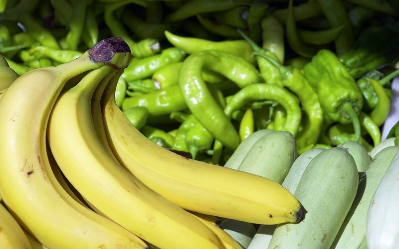 Cách nhận biết chuối chín tự nhiên - kiểm tra cuống