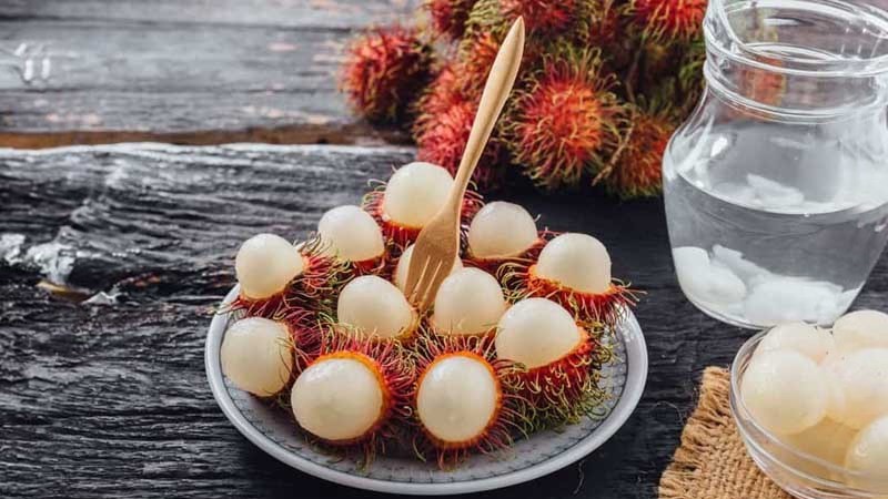 chom chom la gi mua chom chom thang may bao nhieu 1kg va lam tipsnote 800x450 5 1