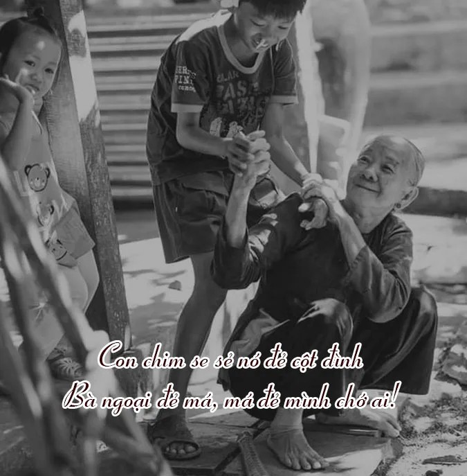 Hình ảnh gia đình sum vầy bên ông bà