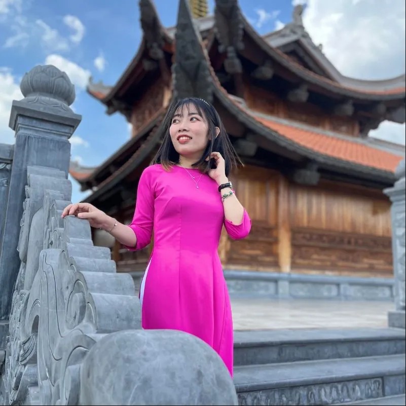 Kim Hương - Người dẫn chương trình VOH