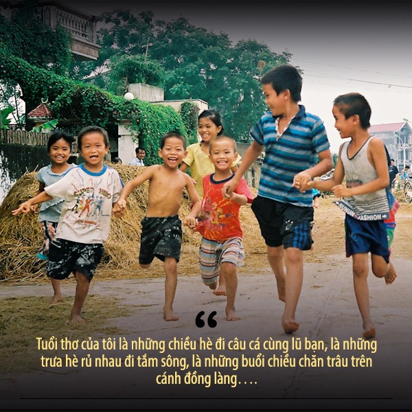 Trẻ em chơi đùa vui vẻ dưới ánh nắng hè