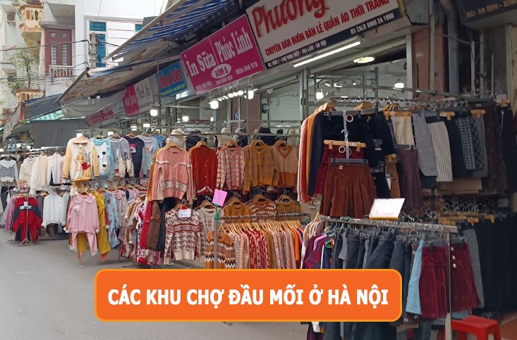 Cảnh sát phong tỏa và khám nghiệm khu vực phát hiện thi thể nạn nhân