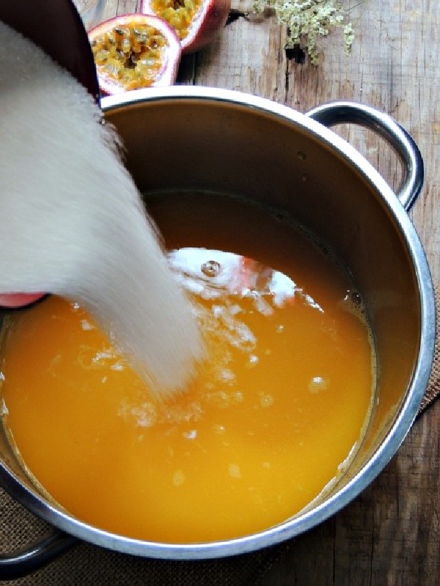 Chai siro chanh leo tự làm