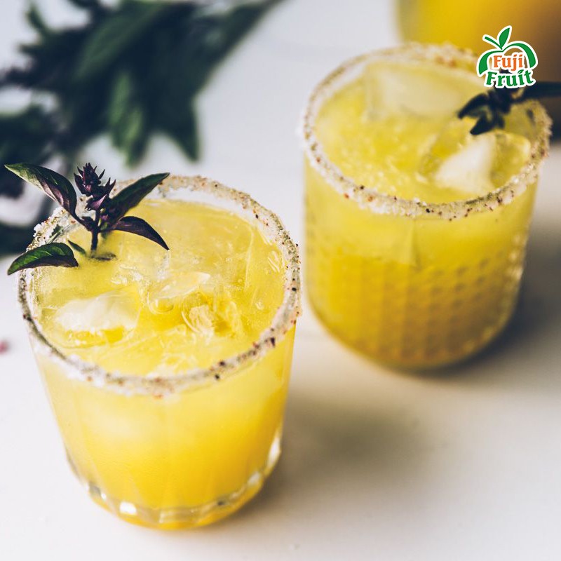 Giá dưa hấu ruột vàng cao gấp 2-3 lần so với dưa hấu ruột đỏ thông thường nhưng vẫn đắt khách.