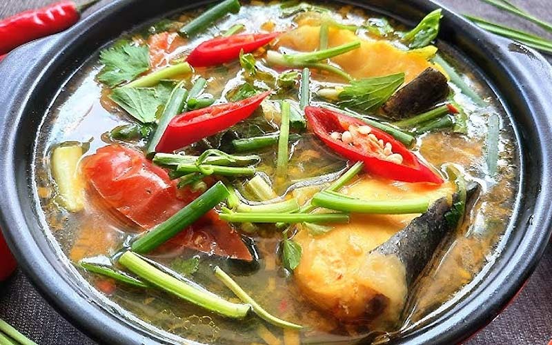 Nồi lẩu cá tầm nấu mẻ hấp dẫn