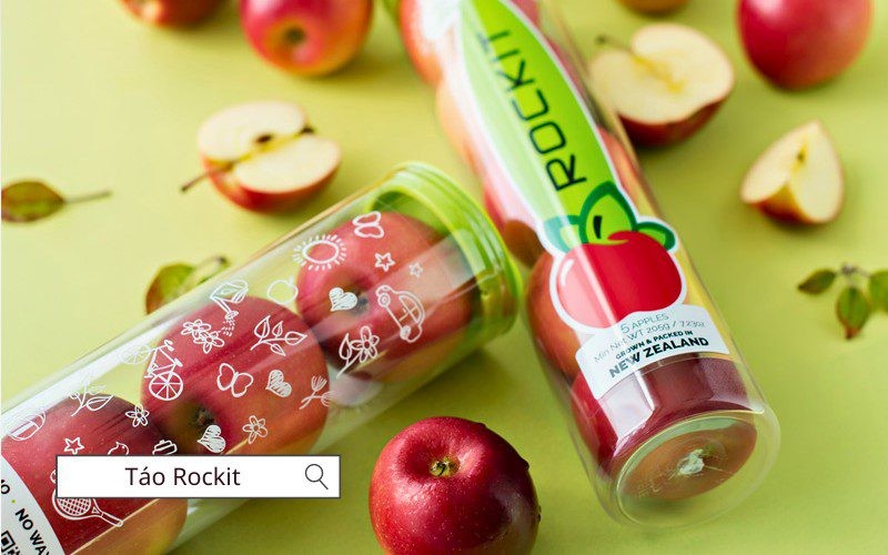 Táo Rockit nhỏ, có vị ngọt nhẹ, giòn và thích hợp cho ăn tươi