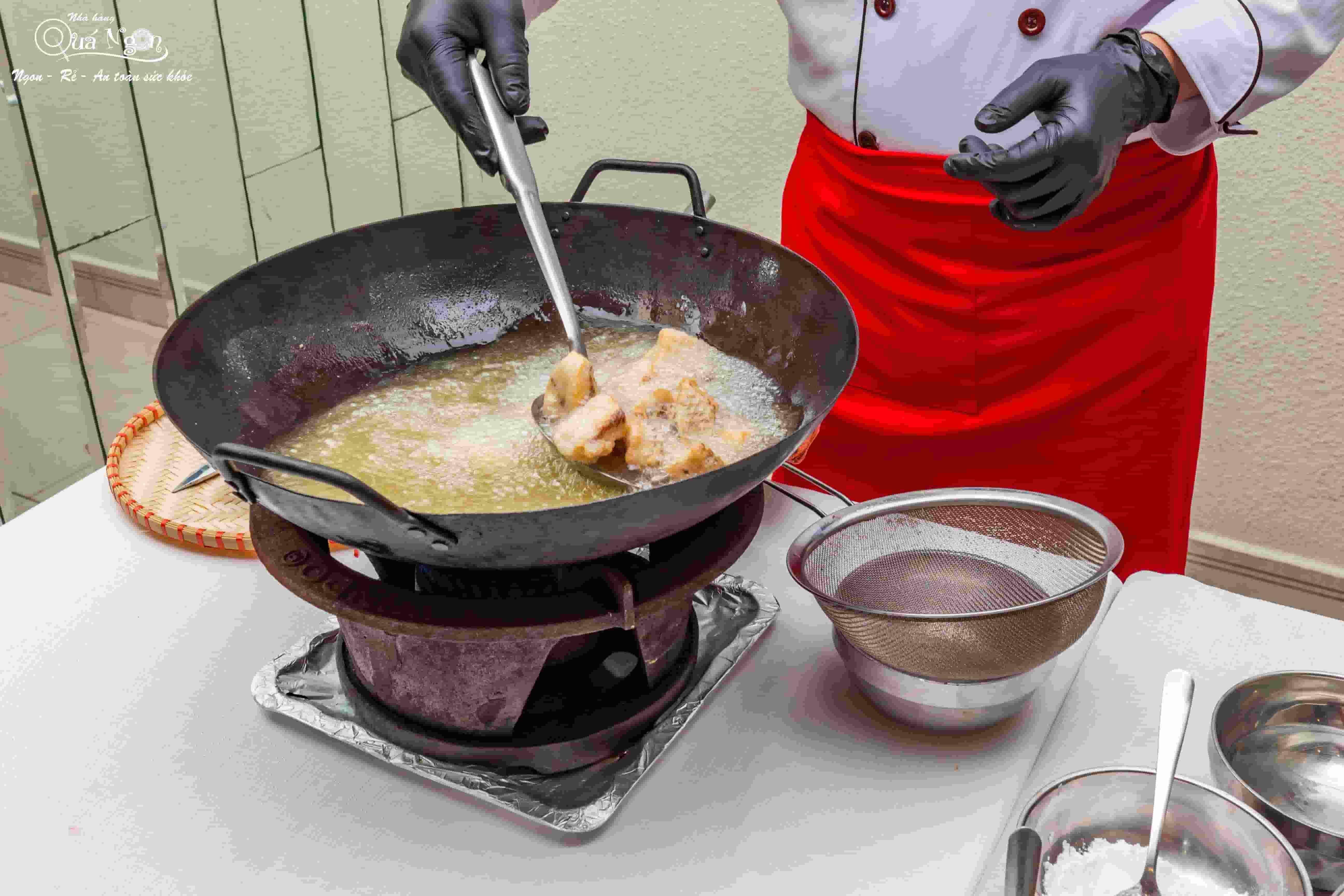 Công đoạn làm sốt chanh dây