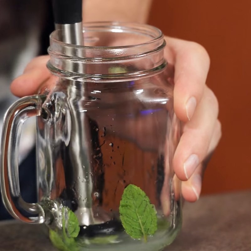 Pha chế Mojito việt quất đào