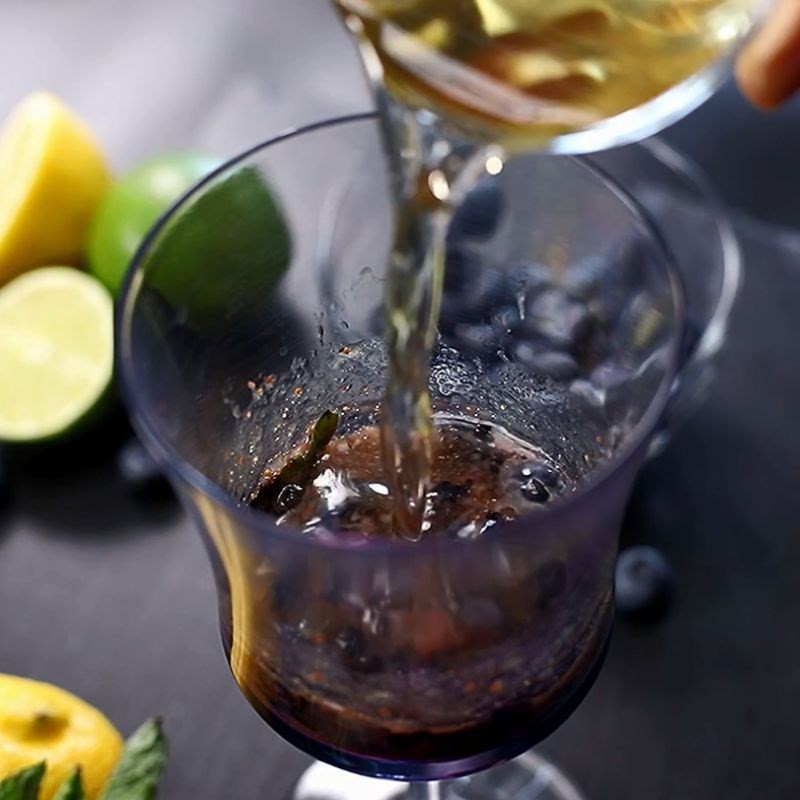 Pha chế Mojito việt quất không cồn