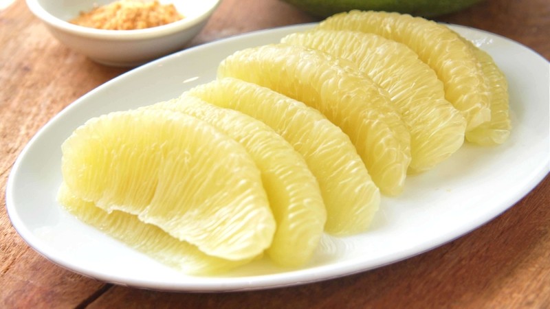 Bưởi là loại hoa quả có lượng calo rất thấp, phù hợp cho người giảm cân