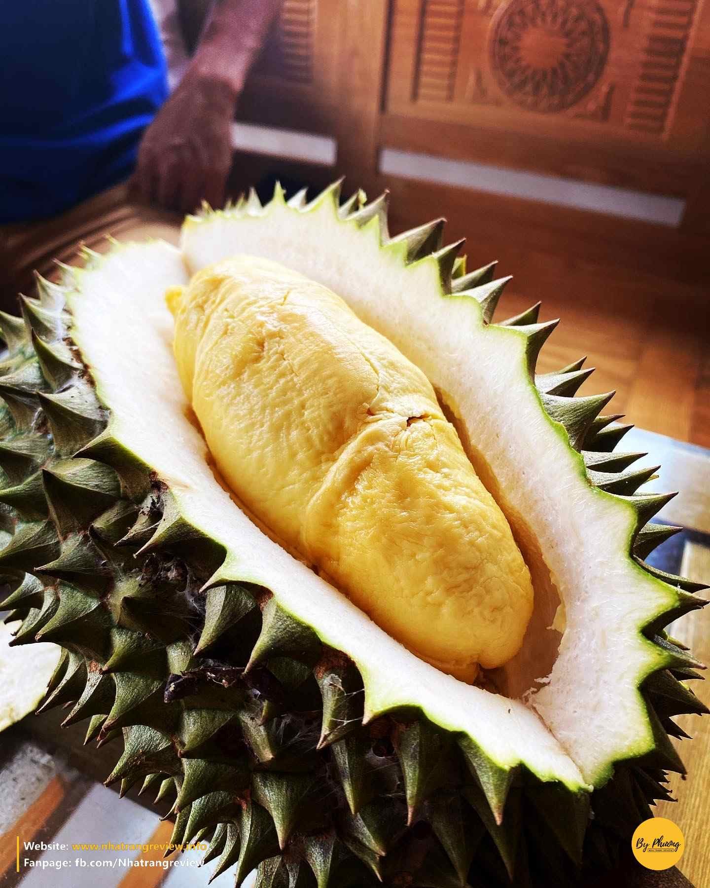 Những múi sầu riêng Monthoong vàng ươm, hấp dẫn